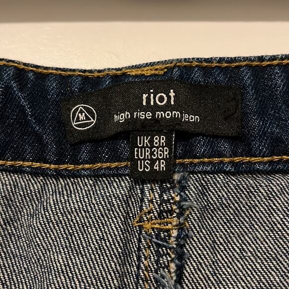 Missguided Riot High Rise Mom Jeans - Picture 8 of 10